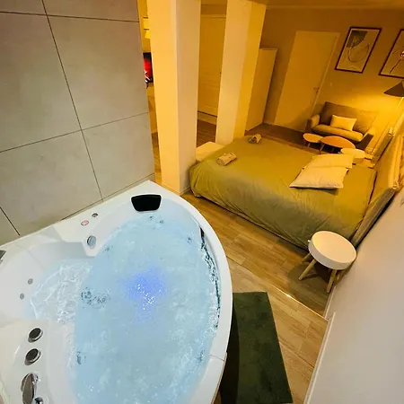 émeraude - Romance Avec Privé - 402